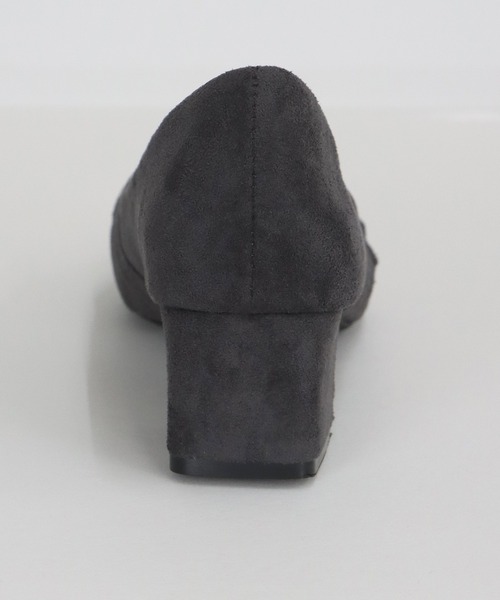 BLUEEAST（ブルーイースト）の「フリルスエードパンプス（パンプス・レディース・グレー/ブラック・MEDIUM/LARGE）」の15枚目の写真
