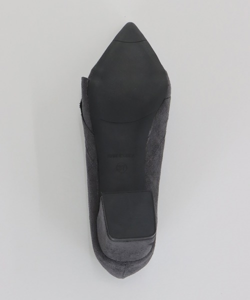 BLUEEAST（ブルーイースト）の「フリルスエードパンプス（パンプス・レディース・グレー/ブラック・MEDIUM/LARGE）」の14枚目の写真