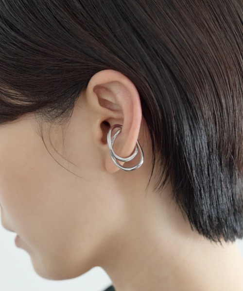 ciite' surgical stainless(シーテサージカルステンレス)の「【 金属アレルギー対応 】ニュアンスデザイン イヤーカフ サージカルステンレス(片耳用)(イヤーカフ・レディース・シルバー/ゴールド・FREE)」の4枚目の写真