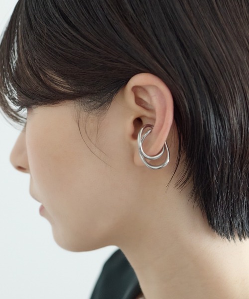 ciite' surgical stainless(シーテサージカルステンレス)の「【 金属アレルギー対応 】ニュアンスデザイン イヤーカフ サージカルステンレス(片耳用)(イヤーカフ・レディース・シルバー/ゴールド・FREE)」の5枚目の写真