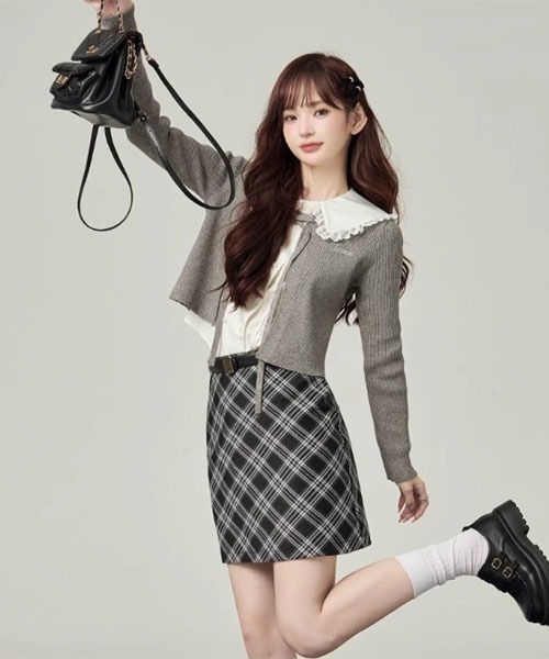 VIBGYOR Women(ヴィブジョー ウィメン)の「【Mayree】フロント 編み上げリボン リブ カーディガン(カーディガン/ボレロ・レディース・ピンク/グレー/ネイビー・MEDIUM/SMALL/LARGE)」の5枚目の写真