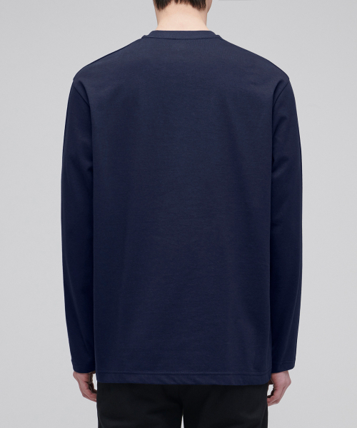MUSINSA STANDARD（ムシンサスタンダード）の「[クールタンダード] クルーネック長袖Tシャツ [ネイビー]（Tシャツ/カットソー・メンズ・その他・SMALL/MEDIUM/LARGE/X-LARGE/XX-LARGE/XXX-LARGE）」の2枚目の写真