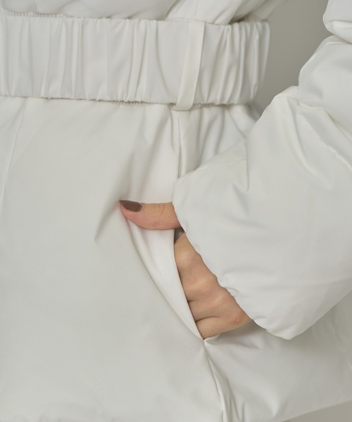 REDYAZEL（レディアゼル）の「ベルトデザインキルティングファイバーダウンジャケット（ダウンジャケット/コート・レディース・ベージュ/ホワイト/ブラウン系その他/ブラック・SMALL/MEDIUM）」の21枚目の写真