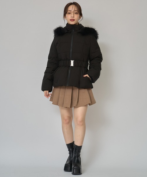 REDYAZEL（レディアゼル）の「ベルトデザインキルティングファイバーダウンジャケット（ダウンジャケット/コート・レディース・ベージュ/ホワイト/ブラウン系その他/ブラック・SMALL/MEDIUM）」の8枚目の写真