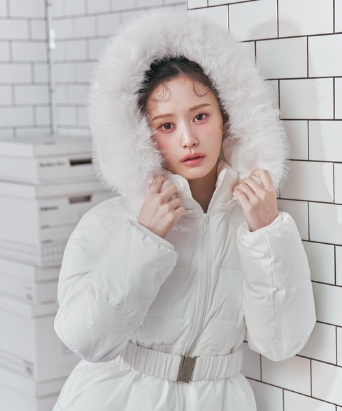 ベルトデザインキルティングファイバーダウンジャケット（ダウン