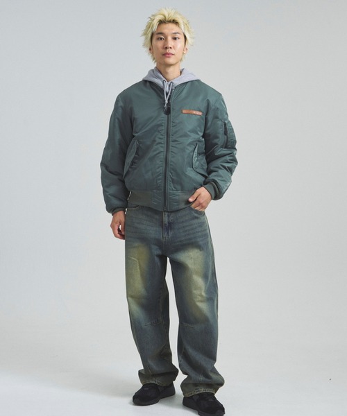 AVIREX（アヴィレックス）の「AVIREX -MA-1 SIGNATURE BIG LOGO（その他アウター・メンズ・ブラック/セージグリーン・M/L/XL）」の11枚目の写真