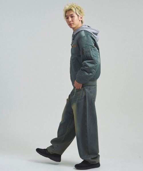 AVIREX（アヴィレックス）の「AVIREX -MA-1 SIGNATURE BIG LOGO（その他アウター・メンズ・ブラック/セージグリーン・M/L/XL）」の14枚目の写真