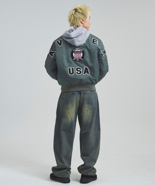 AVIREX（アヴィレックス）の「AVIREX -MA-1 SIGNATURE BIG LOGO（その他アウター・メンズ・ブラック/セージグリーン・M/L/XL）」の18枚目の写真