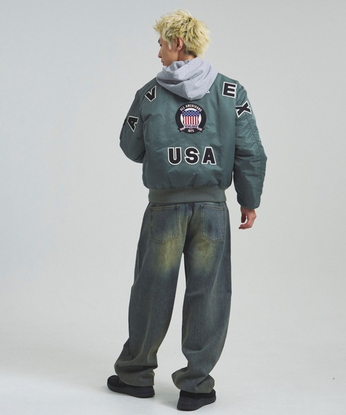 AVIREX（アヴィレックス）の「AVIREX -MA-1 SIGNATURE BIG LOGO（その他アウター・メンズ・ブラック/セージグリーン・M/L/XL）」の19枚目の写真