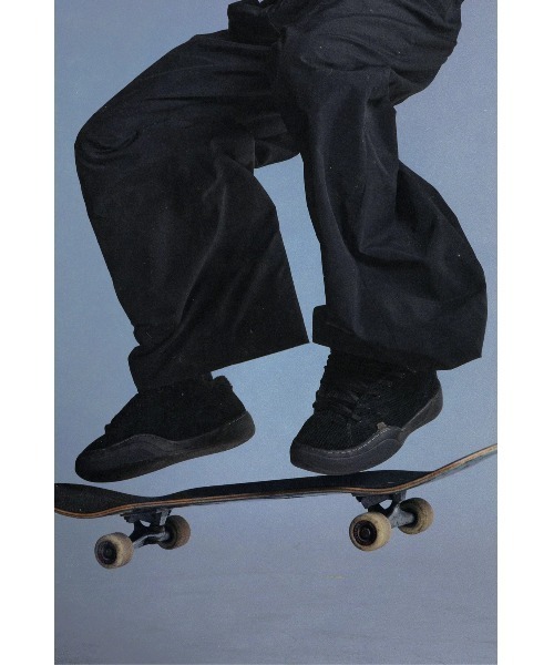 ERL(イーアールエル)の「UNISEX CORDUROY VAMP SNEAKERS(スニーカー・メンズ・ブラック系その他・8/9/10)」の2枚目の写真