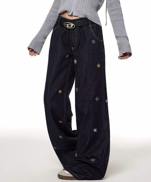 ViViDAY(ビビデー)の「星柄刺しゅうデニムワイドパンツ(デニムパンツ・レディース・ブラック・S/M/L)」の4枚目の写真