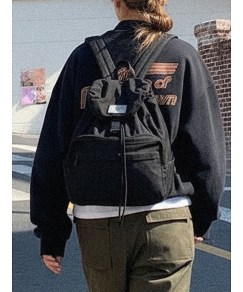 Salad bowls（サラダボール）の「CLOUD SMALL BACKPACK [CHARCOAL]（バックパック/リュック・レディース・チャコールグレー・FREE）」の2枚目の写真