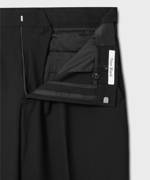 NONBLANK(ノンブランク)の「W11 セミワイドフィットスラックス_BLACK(スラックス・メンズ・その他・LARGE/MEDIUM/SMALL/X-LARGE/XX-LARGE)」の5枚目の写真