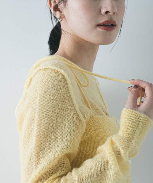 URBAN RESEARCH(アーバンリサーチ)の「シアーモヘヤキャミソール(ニット/セーター・レディース・ライトグレー/イエロー/ネイビー・FREE)」の4枚目の写真