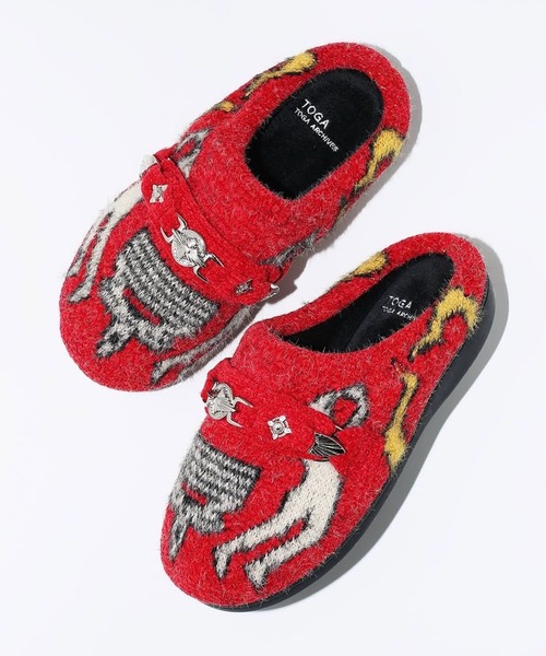 TOGA VIRILIS(トーガ ビリリース)の「【TOGA VIRILIS×SUBU】Knit slip-on TOGA×SUBU(サンダル・メンズ・ネイビー/ブラック/レッド・2/3)」の3枚目の写真