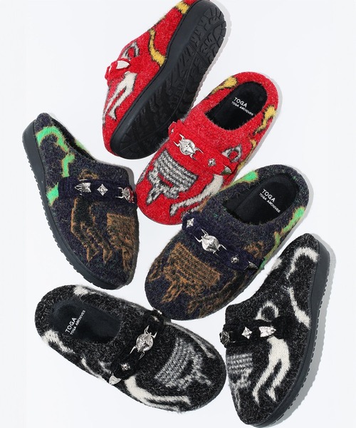 TOGA VIRILIS(トーガ ビリリース)の「【TOGA VIRILIS×SUBU】Knit slip-on TOGA×SUBU(サンダル・メンズ・ネイビー/ブラック/レッド・2/3)」の7枚目の写真