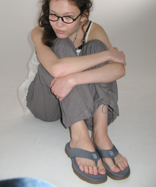 FOGGY MOODY(ポギムディ)の「Summer 0024. Rubber Sole Flip-flop - 4colors(サンダル・レディース・シルバー/ブラック/ライトブルー/ブラウン・22.5cm/23cm/23.5cm/24cm/24.5cm/25cm)」の11枚目の写真