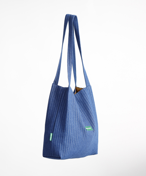 GREEN STUFF(グリーンスタッフ)の「boxy bag 53 - denim deep blue(エコバッグ/サブバッグ・レディース・その他・FREE)」の2枚目の写真