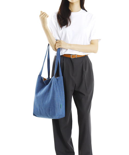 GREEN STUFF(グリーンスタッフ)の「boxy bag 53 - denim deep blue(エコバッグ/サブバッグ・レディース・その他・FREE)」の8枚目の写真