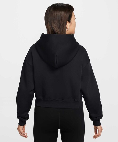 NIKE(ナイキ)の「ナイキ フェニックス フリース ウィメンズ オーバーサイズド クロップド パーカー / Nike Phoenix Fleece Women's Oversized Cropped Hoodie IF0259-010 Black(パーカー・レディース・ブラック・XS/S/M/L/XL)」の2枚目の写真