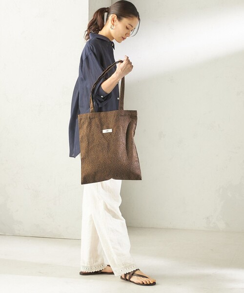 Uhr（ウーア）の「Uhr: アニマル トート バッグ（トートバッグ・レディース・オフホワイト/ブラウン・ONE SIZE）」の3枚目の写真