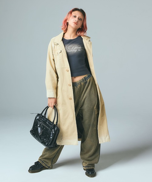 X-girl（エックスガール）の「SPRAY AND CURSIVE SCRIPT LOGO S/S BABY TEE（Tシャツ/カットソー・レディース・ホワイト/ピンク/チャコール・S/M）」の7枚目の写真