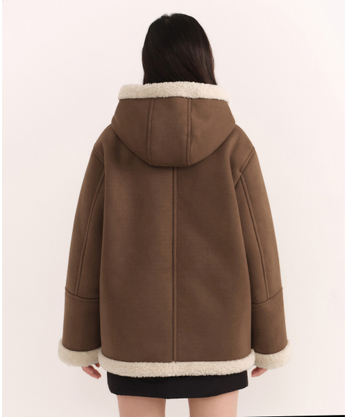 MUSINSA STANDARD WOMAN（ムシンサスタンダードウーマン）の「ウィメンズ シンセティックスエード シアリング ハーフダッフルコート [ライトブラウン]（ムートンコート・レディース・その他・S/M）」の2枚目の写真