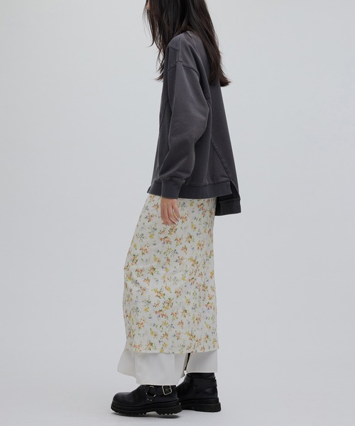 Ameri（アメリ）の「STRAIGHT SKIRT WITH SHEER RIB WAISTCLOTH（スカート・レディース・アイボリー/ブラック・SMALL/MEDIUM）」の4枚目の写真