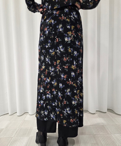 Ameri（アメリ）の「STRAIGHT SKIRT WITH SHEER RIB WAISTCLOTH（スカート・レディース・アイボリー/ブラック・SMALL/MEDIUM）」の13枚目の写真