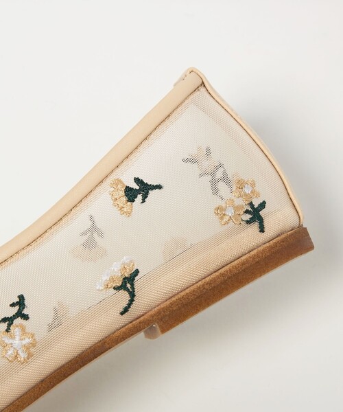 UNITED ARROWS(ユナイテッドアローズ)の「メッシュ フラワー フラットシューズ(バレエシューズ・レディース・ベージュ/ブラック・35/35h/36/36h/37/37h/38)」の5枚目の写真