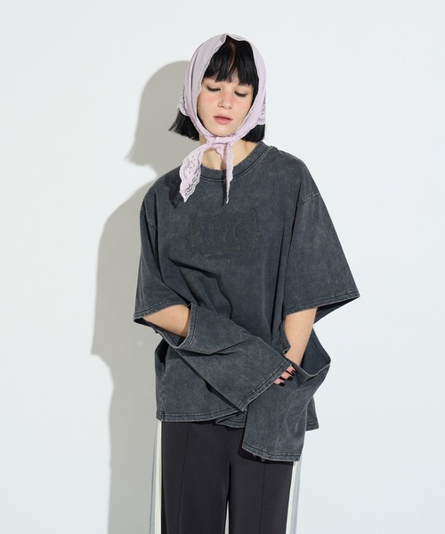 anna sui nyc(アナ スイ エヌ ワイ シー)の「スリーブスラッシュロングTシャツ(Tシャツ/カットソー・レディース・ブラック/パープル・FREE)」の5枚目の写真