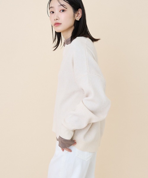 AMERICAN HOLIC(アメリカンホリック)の「ワッフルライクニットプルオーバー(ニット/セーター・レディース・アイボリー/ネイビー/グレイッシュベージュ・M/L)」の8枚目の写真