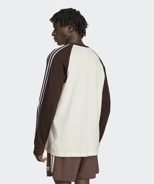 adidas（アディダス）の「ブリットコア カリ 長袖Tシャツ / ロンT / アディダスオリジナルス adidas Originals（Tシャツ/カットソー・メンズ・ブルー/ホワイト・X-SMALL/XX-LARGE/3XL/LARGE/MEDIUM/SMALL/X-LARGE）」の3枚目の写真