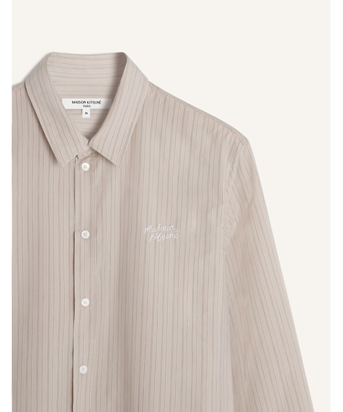 Maison Kitsune(メゾンキツネ)の「MAISON KITSUNE HANDWRITING CASUAL SHIRT(シャツ/ブラウス・メンズ・サンドグレー・XL/L/M/S/XS)」の3枚目の写真