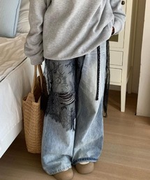いつものコーデに重ねてこなれ感レイヤードレースウエストトライアングルスカーフ