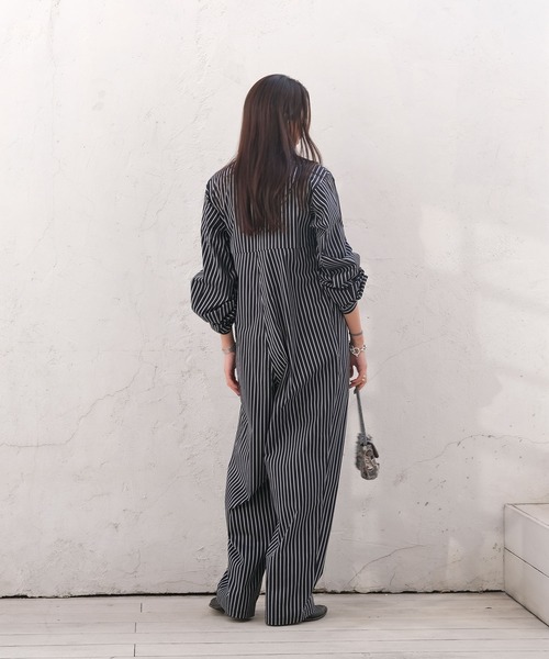 AKTE（アクテ）の「ボリュームタックジャンプスーツ（つなぎ/オールインワン・レディース・ネイビー/ストライプ/ピンク・2T/2/1）」の12枚目の写真