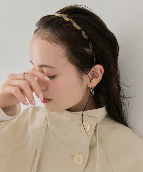 mystic(ミスティック)の「マーブルウェーブカチューシャ(ブローチ/コサージュ・レディース・ベージュ/ブラウン・ONE SIZE)」の10枚目の写真