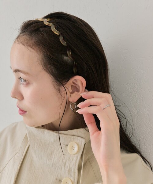 mystic(ミスティック)の「マーブルウェーブカチューシャ(ブローチ/コサージュ・レディース・ベージュ/ブラウン・ONE SIZE)」の11枚目の写真