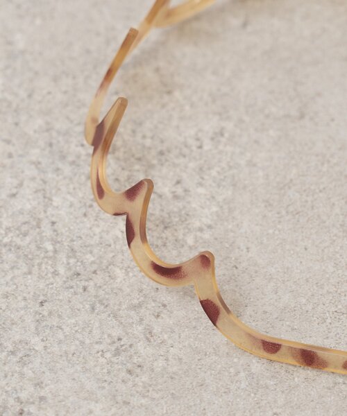 mystic(ミスティック)の「マーブルウェーブカチューシャ(ブローチ/コサージュ・レディース・ベージュ/ブラウン・ONE SIZE)」の18枚目の写真