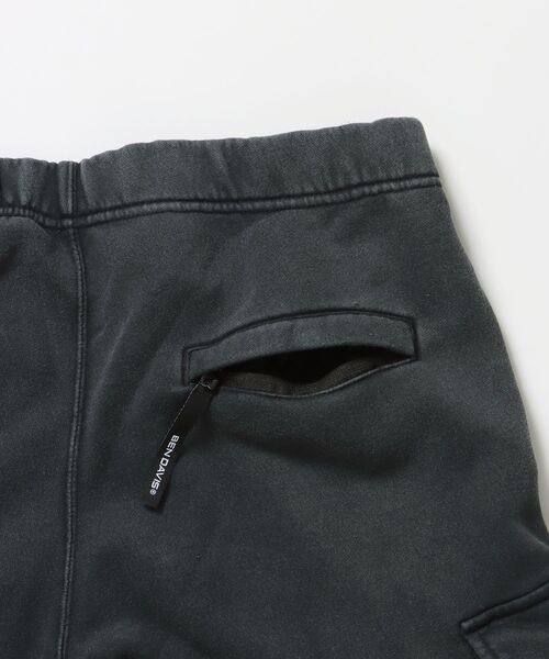 BEN DAVIS(ベンデイビス)の「【BEN DAVIS(ベンデイビス)】FADED SWEAT CARGO PANTS / カーゴパンツ スウェット ワイドシルエット 裏起毛 ドローコード 刺繍 ≪セットアップ着用可能≫(その他パンツ・メンズ・ダークブラウン/ブラック・MEDIUM/LARGE)」の13枚目の写真