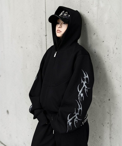 mushwear(マッシュウェア)の「トライバルグラフィックジップパーカー(パーカー・メンズ・ブラック/ホワイト・X-LARGE/LARGE/MEDIUM/SMALL)」の2枚目の写真