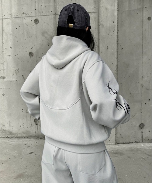mushwear(マッシュウェア)の「トライバルグラフィックジップパーカー(パーカー・メンズ・ブラック/ホワイト・X-LARGE/LARGE/MEDIUM/SMALL)」の14枚目の写真