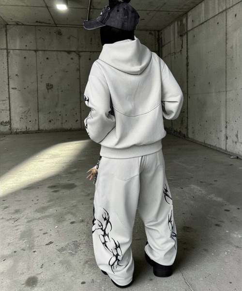 mushwear(マッシュウェア)の「トライバルグラフィックジップパーカー(パーカー・メンズ・ブラック/ホワイト・X-LARGE/LARGE/MEDIUM/SMALL)」の4枚目の写真