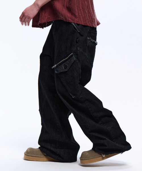 RSSC(アールエスエスシー)の「STRIPE MIXED CARGO DENIM PANTS - BLACK(デニムパンツ・レディース・その他・1/2)」の2枚目の写真