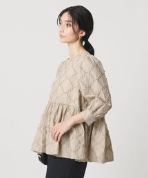 UNITED ARROWS（ユナイテッドアローズ）の「エンブロイダリー フリル トップス（シャツ/ブラウス）」