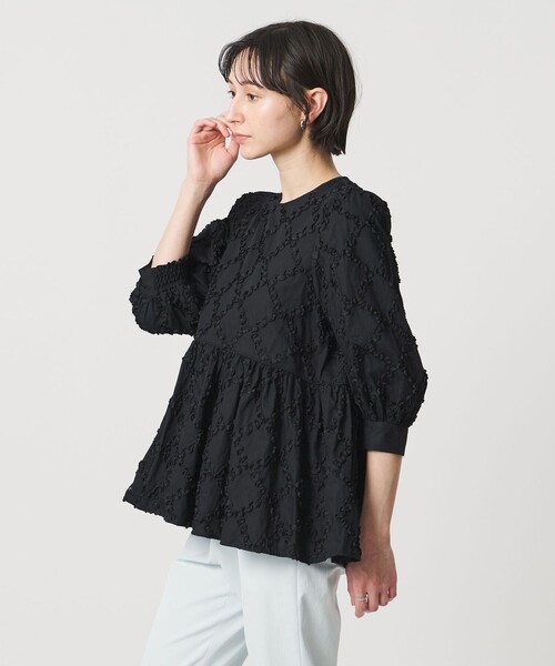 UNITED ARROWS(ユナイテッドアローズ)の「エンブロイダリー フリル トップス(シャツ/ブラウス・レディース・ブラック/ホワイト/ベージュ・FREE)」の19枚目の写真