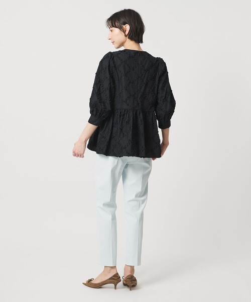 UNITED ARROWS(ユナイテッドアローズ)の「エンブロイダリー フリル トップス(シャツ/ブラウス・レディース・ブラック/ホワイト/ベージュ・FREE)」の21枚目の写真