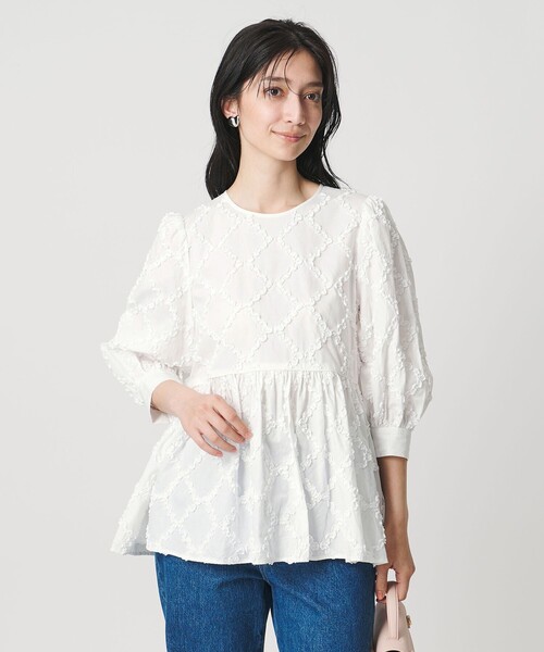 UNITED ARROWS（ユナイテッドアローズ）の「エンブロイダリー フリル トップス（シャツ/ブラウス・レディース・ブラック/ホワイト/ベージュ・FREE）」の9枚目の写真