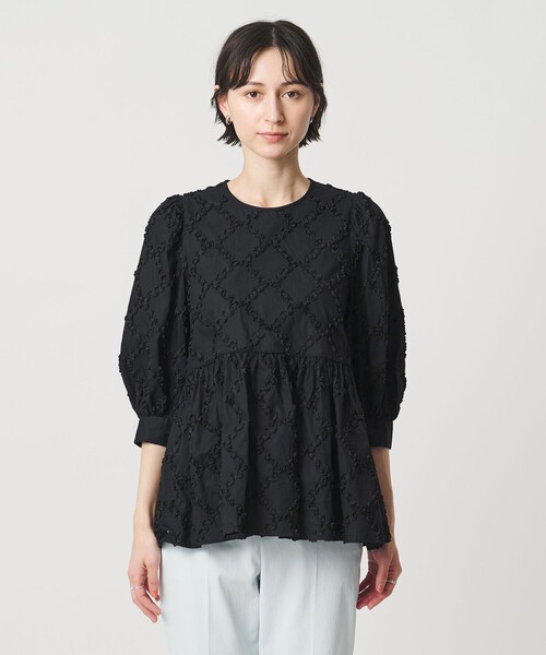 UNITED ARROWS(ユナイテッドアローズ)の「エンブロイダリー フリル トップス(シャツ/ブラウス・レディース・ブラック/ホワイト/ベージュ・FREE)」の8枚目の写真