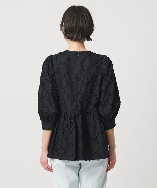 UNITED ARROWS(ユナイテッドアローズ)の「エンブロイダリー フリル トップス(シャツ/ブラウス・レディース・ブラック/ホワイト/ベージュ・FREE)」の10枚目の写真